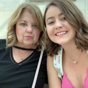 Meet your Posher, Cindy